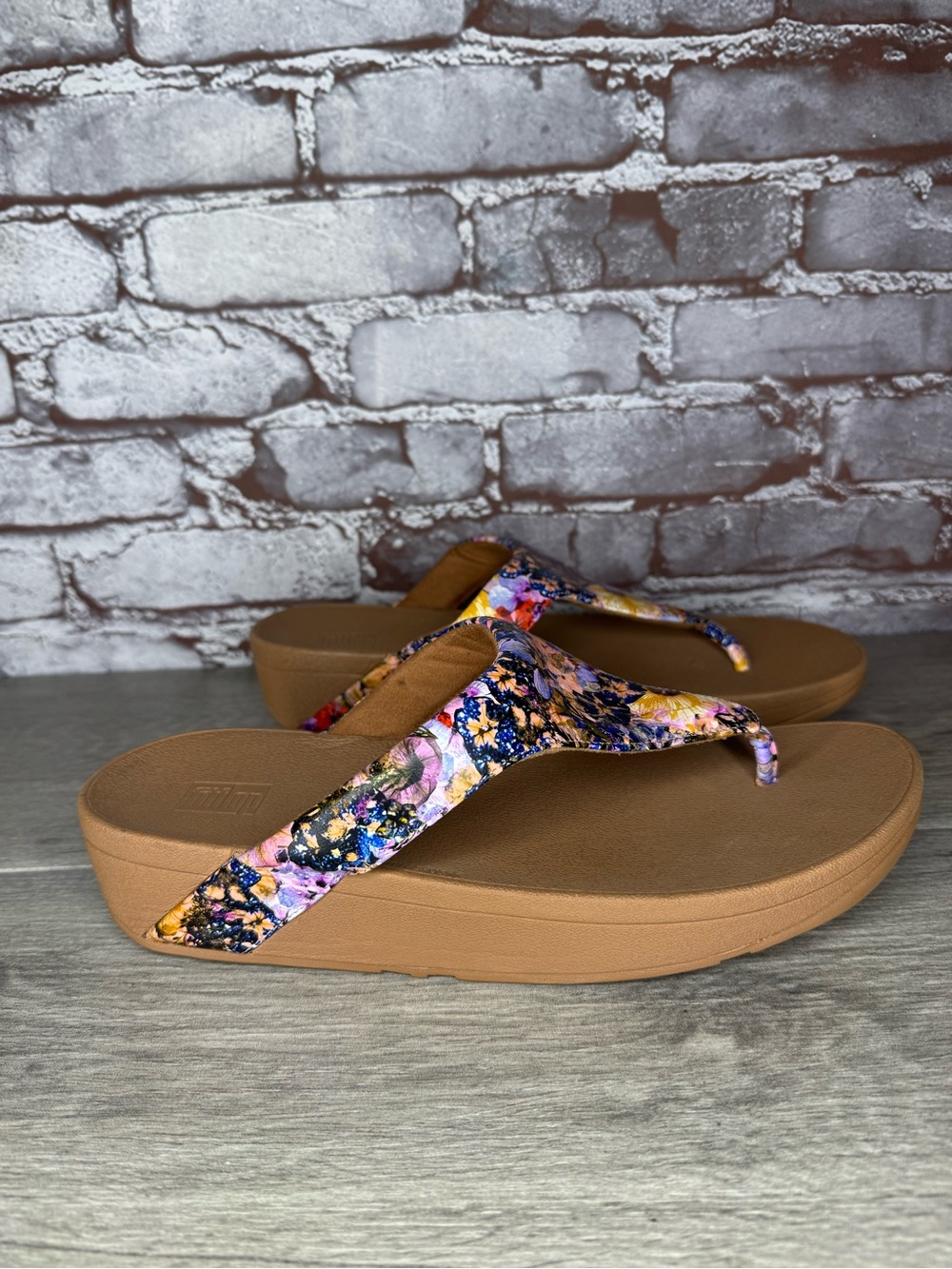 FitFlop Lottie Oyster Pink Flowercrush Toe Post Sandals Women Sz 11M US/43EU